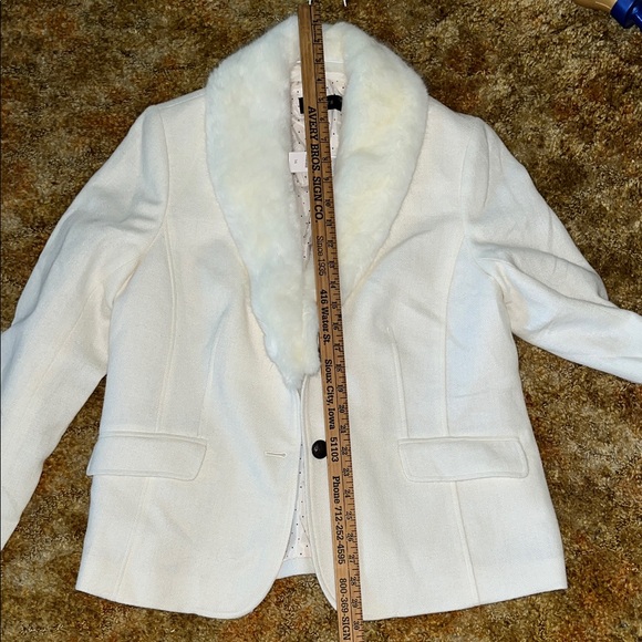 NWT Talbots Women's Ivory Blazer with Faux Fur Collar - Picture 9 of 13
